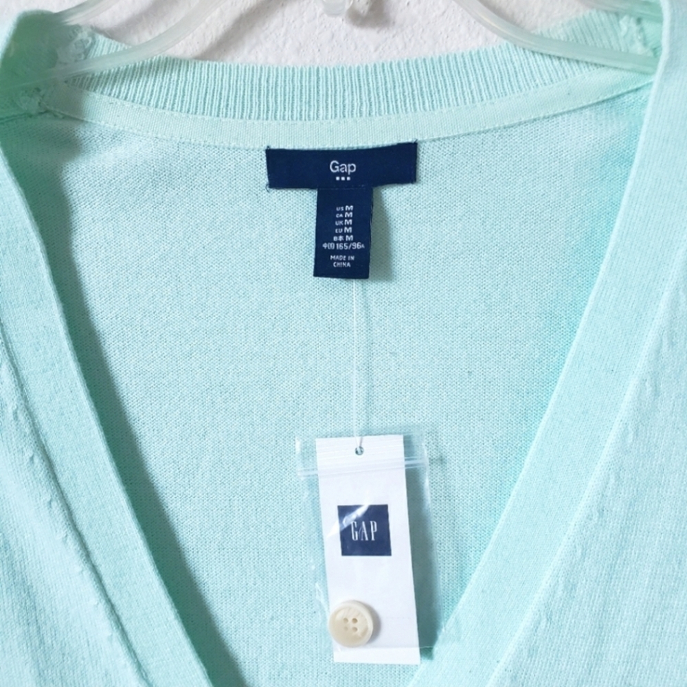 NWT GAP Women's Cardigan size M - Picture 2 of 6